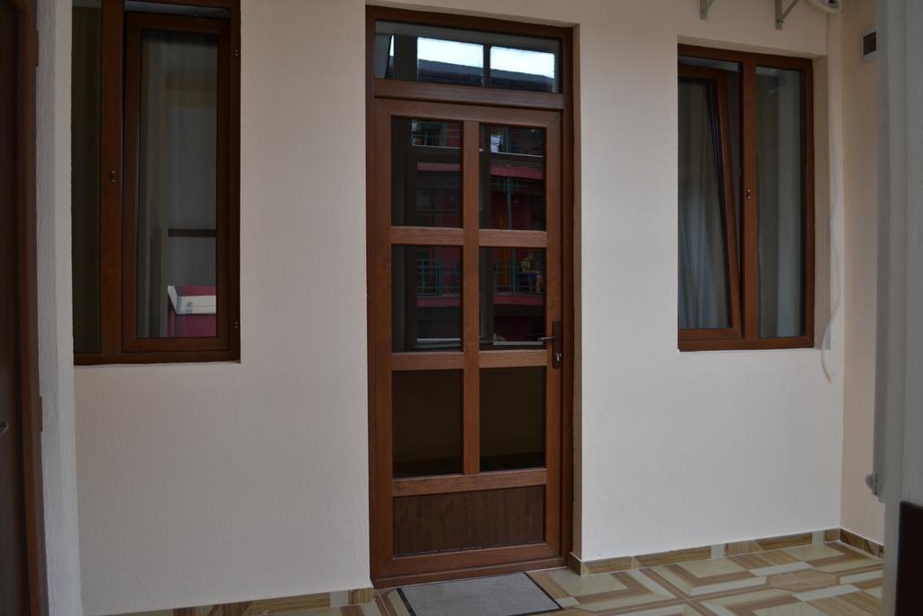 Guest House Rafael Tbilisi ภายนอก รูปภาพ