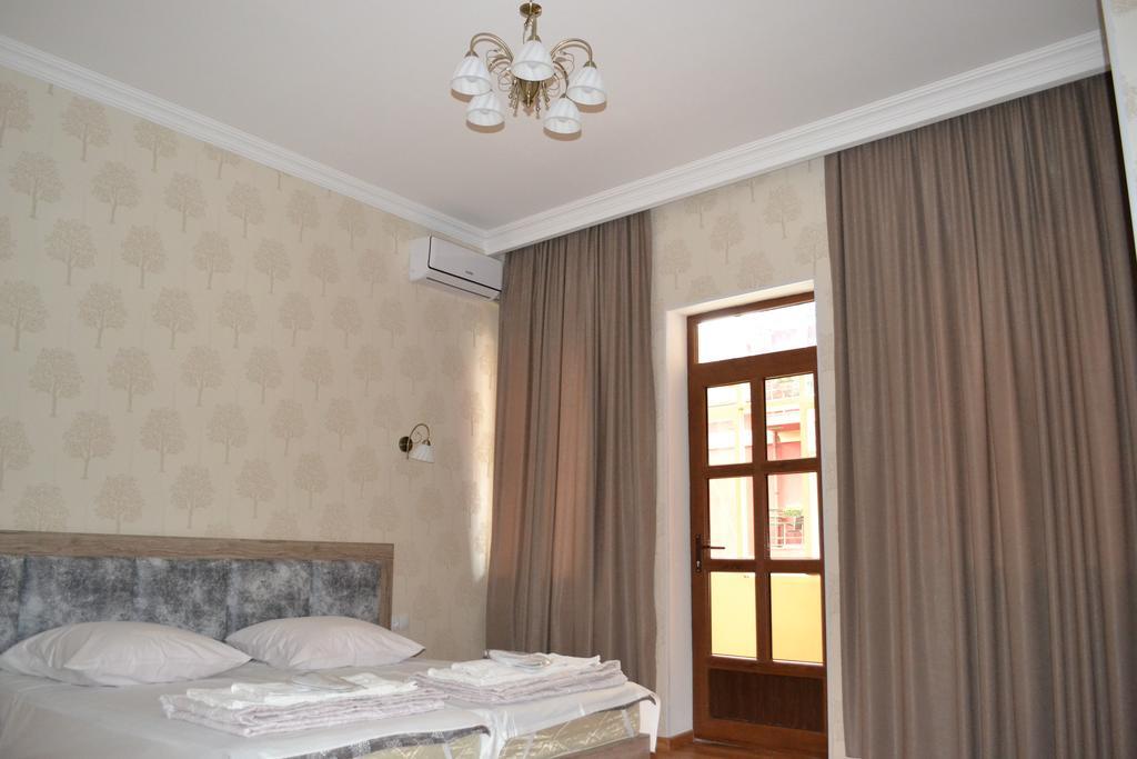Guest House Rafael Tbilisi ภายนอก รูปภาพ