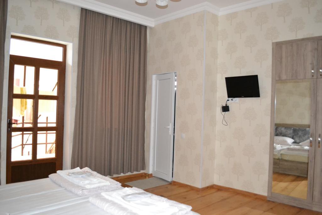 Guest House Rafael Tbilisi ภายนอก รูปภาพ