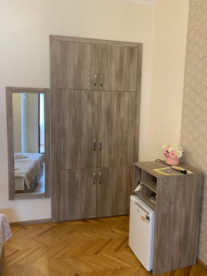 Guest House Rafael Tbilisi ภายนอก รูปภาพ