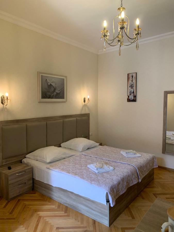 Guest House Rafael Tbilisi ภายนอก รูปภาพ